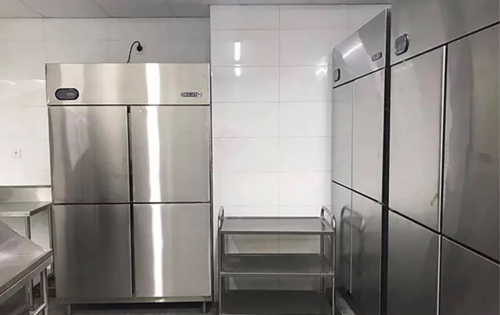 Tủ đông,mát inox 4 cánh hiệu berjaya dung tích 1500L mới 95%